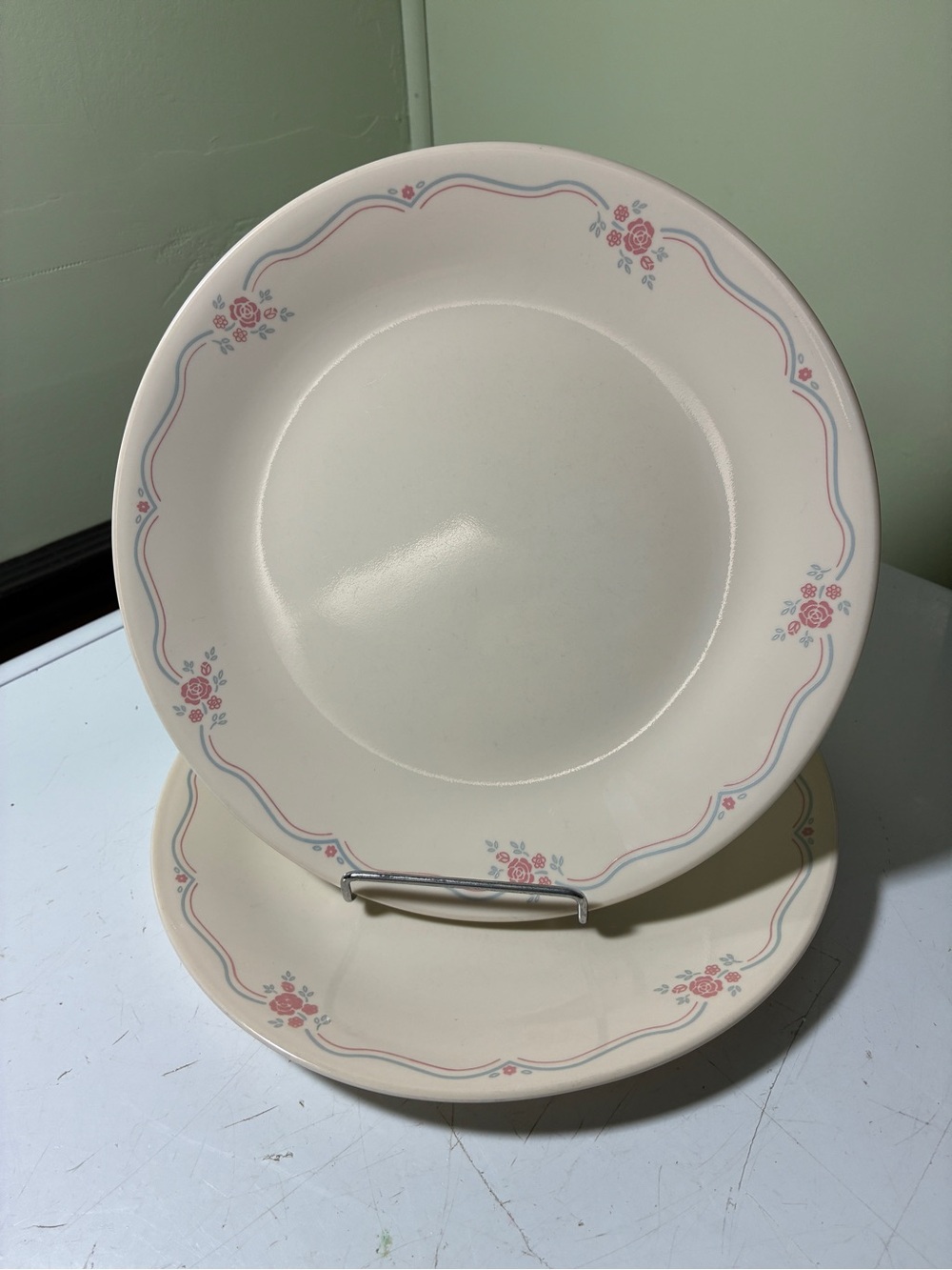 2 English Breakfast (Corelle) dinner plates
by CORNING CORELLE